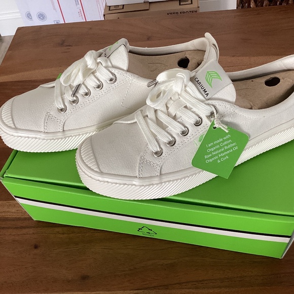 CARIUMA off-white canvas sneakers size 6.5 ready for summer beautiful - Picture 1 of 4
